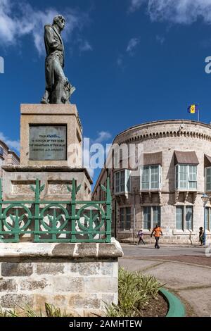 Lord Nelson statua in Piazza degli Eroi, Bridgetown, Barbados, West Indies, dei Caraibi Foto Stock