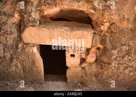 Scommetti al Parco Nazionale She'arim la Grotta di Lulavim a Kiryat Tiv'on Israel nel giugno 2019 Foto Stock