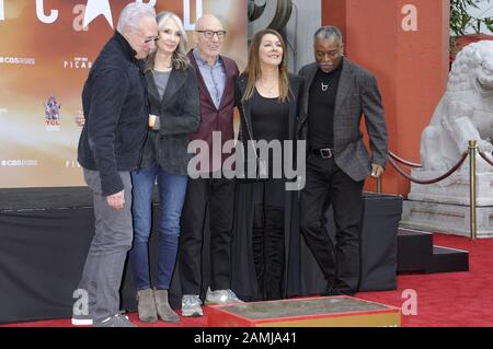 Los Angeles, California. 13th Gen 2020. Brent Spiner, Gates McFadden, Sir Patrick Stewart, Marina Sirtis, Levar Burton alla cerimonia di induzione di Star on the Hollywood Walk of Fame per Sir Patrick Stewart, Hollywood Boulevard, Los Angeles, CA 13 gennaio 2020. Credit: Michael Germana/Everett Collection/Alamy Live News Foto Stock