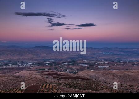 Alba di mattina di valle del Giordano, Jordan Rift Valley, vicino Ajloun, anche ajlun, Giordania, Medio Oriente e Asia Foto Stock