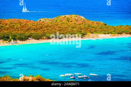 Capo coda Cavallo visto da San Teodoro Olbia Tempio riflesso Sardegna Foto Stock