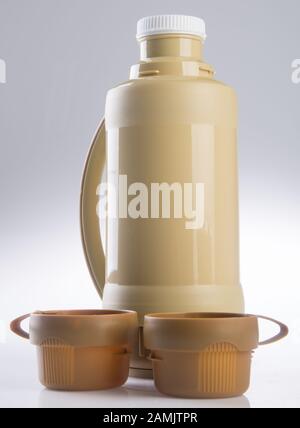 Thermos Thermo o Plastic Thermos su sfondo nuovo Foto Stock