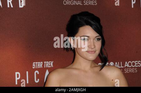 Los Angeles, California. 13th Gen 2020. ISA Briones in arrivo per STAR TREK: Picard Series Premiere su CBS All Access, ARCLIGHT Cinemas Cinerama Dome - Hollywood, Los Angeles, CA 13 gennaio 2020. Credit: Elizabeth Goodenough/Everett Collection/Alamy Live News Foto Stock