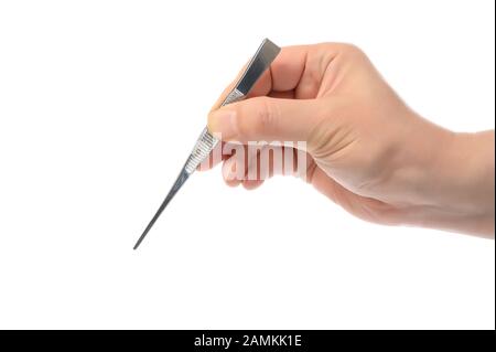 Stretta di mano d'uomo in possesso di una pinzetta a molla Foto Stock