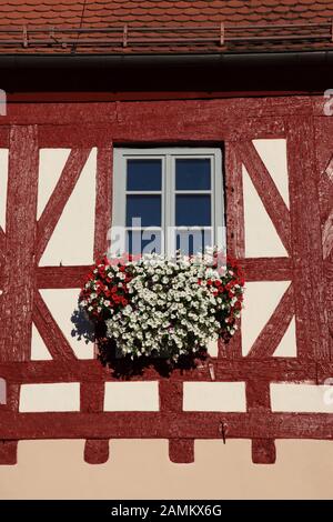 Dettaglio di una casa a graticcio nel centro storico, Hilpoltstein, Franconia, Germania Foto scattata nel 2013 [traduzione automatizzata] Foto Stock