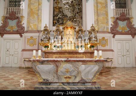 La Bürgersaalkirche (la Bürgersaal) a Neuhauserstrasse 14 a Monaco di Baviera. Interno della 'chiesa superiore' del Bürgersaal - altare. [traduzione automatizzata] Foto Stock