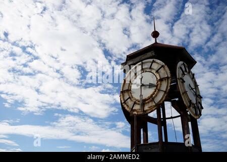 Orologio sul grande cantiere per il nuovo 'Motorworld' nelle ex opere di riparazione ferroviaria elencate a Freimann vicino Monaco. [traduzione automatizzata] Foto Stock