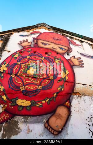 Phuket,THAILANDIA-MAY4: Graffiti Street Art nella città di Phuket luogo popolare per una foto per i turisti il 4 maggio 2018. Foto Stock