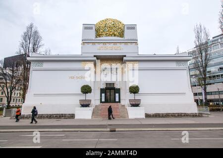 Secession Building una galleria d'arte contemporanea, Karlsplatz, Vienna, Austria. Foto Stock