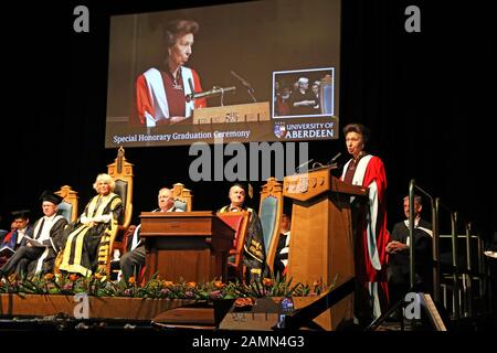 La Principessa Royal parla all'Università di Aberdeen, dove ha ricevuto una laurea onoraria dalla cognata, la Duchessa di Cornovaglia (conosciuta come la Duchessa di Rothesay mentre era in Scozia). Foto Stock