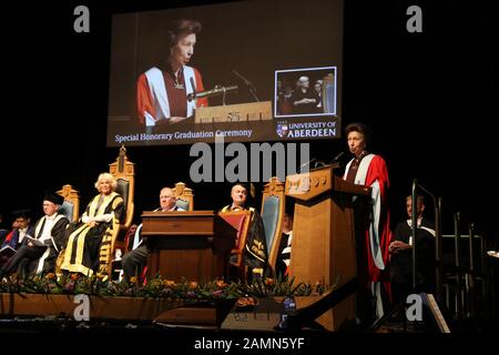 La Principessa Royal parla all'Università di Aberdeen, dove ha ricevuto una laurea onoraria dalla cognata, la Duchessa di Cornovaglia (conosciuta come la Duchessa di Rothesay mentre era in Scozia). Foto Stock