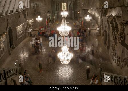 La Cappella di Saint Kinga profonda all'interno della miniera di sale di Wieliczka, una popolare destinazione turistica nei pressi di Cracovia, Polonia Foto Stock