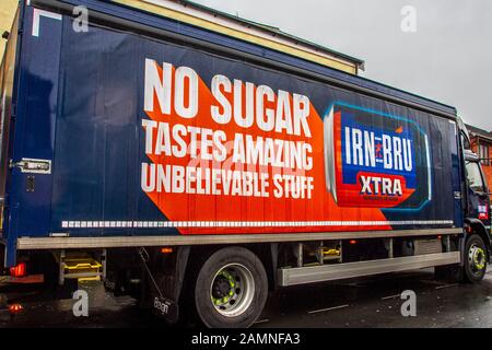 IRN BRU XTRA bevanda analcolica gassata scozzese; Gusto Sorprendente consegna di bevande ad alta caffeina senza zucchero a Southport, Regno Unito Foto Stock