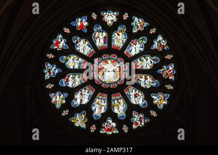 BRISTOL, REGNO UNITO - 8 APRILE 2019. Interno della Cattedrale di Bristol fondata nel 1140, originariamente chiamata Abbazia di Sant'Agostino. Bristol, Inghilterra, Regno Unito, 8 Aprile 2019 Foto Stock