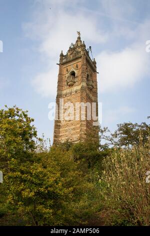 BRISTOL, REGNO UNITO - 8 APRILE 2019. Cabot Tower è un edificio di grado II costruito nella 1890s, situato in un parco pubblico su Brandon Hill, tra la città Foto Stock