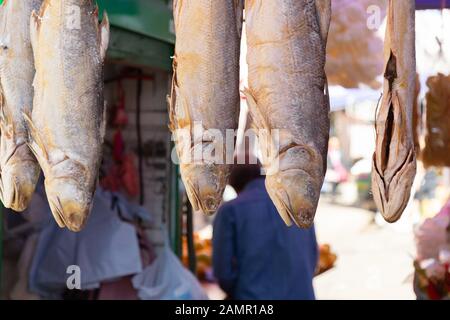 Kowloon Hong Kong Asia - pesce frutti di mare in vendita nel mercato alimentare, esempio di stile di vita di Hong Kong, Hong Kong Asia Foto Stock