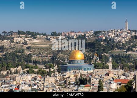 Cupola della roccia nel Monte del Tempio nella Città Vecchia di Gerusalemme, Israele. Foto Stock