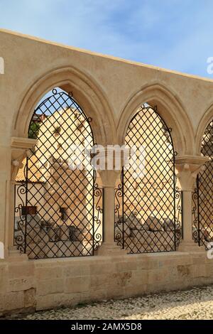 Chiesa delle Catacombe di San Giovanni, Siracusa. Chiesa di San Giovanni alle catacombe di Siracusa Foto Stock