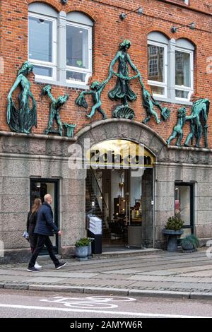 Bolio-Com Designer mobili e accessori stor in Historic Brick Building, Christian IX's Gade 7, Copenhagen, Danimarca Foto Stock