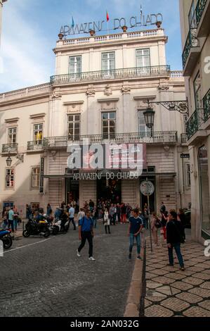 Esterno dell'Armazens do Chiado, centro commerciale, Chiado, Lisbona, Portogallo Foto Stock