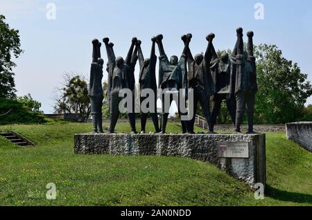 Mauthhausen, Austria - Luglio 18, 2018: Ungherese memorial nel campo di concentramento di Mauthausen, Memoriale della Seconda guerra mondiale in Austria Superiore Foto Stock