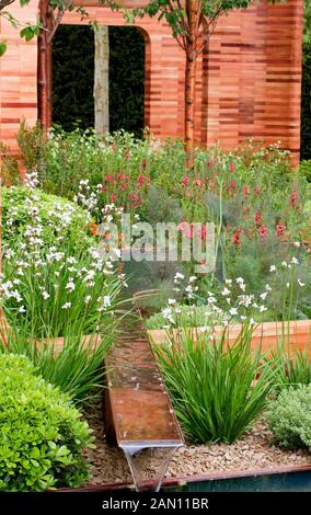 La HOMEBASE TEENAGE CANCER TRUST GIARDINO RHS Chelsea Flower Show 2012 - Progettista Di JOE SWIFT Foto Stock