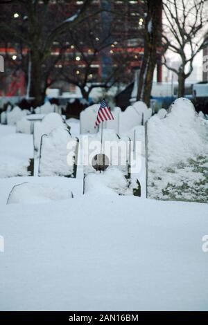 Cantiere ha dato a New York con la neve e la bandiera americana Foto Stock