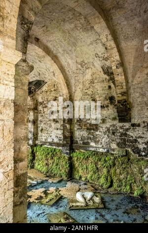 La Fonte delle Fate è una fontana pubblica si trova a Poggibonsi, in provincia di Siena. Costruito intorno alla seconda metà del XIII secolo da th Foto Stock