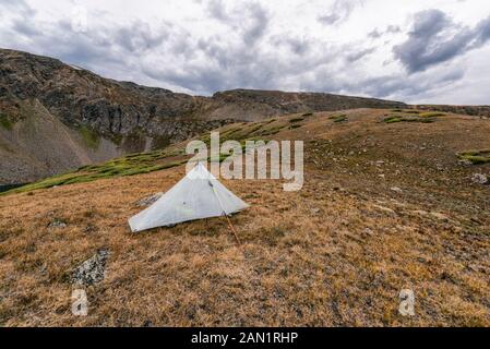 Campeggio nelle Montagne Rocciose, Colorado Foto Stock