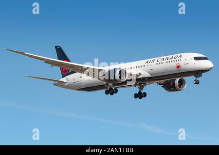 Francoforte, Germania - Luglio 8, 2018: Air Canada Boeing 787 aereo all'aeroporto di Francoforte (FRA) in Germania. Boeing è un costruttore di aeromobili in base Foto Stock