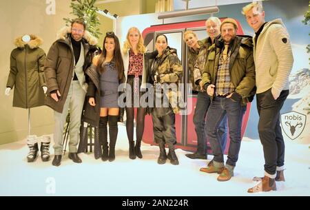 Stephan Luca, Fernanda Brandao, Tanja Bülter, Miyabi Kawai, Grit Weiss, Jo Groebel, Manuel Cortez und Lukas Sauer beim Nobis visualizzazione Raccolta auf de Foto Stock