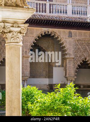 Dettaglio dal 'patio de las Doncellas' nei Royal Alcazars di Siviglia, Andalusia, Spagna. Foto Stock