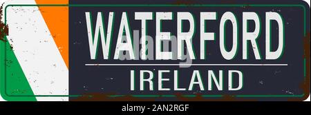 Icona della bandiera nazionale d'Irlanda con i colori verde, bianco e arancione e l'iscrizione del nome della città Waterford. Scritta per logo, banner, stampa t-shirt Illustrazione Vettoriale
