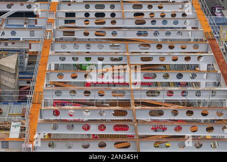 Travi in acciaio in cantiere a Londra Foto Stock