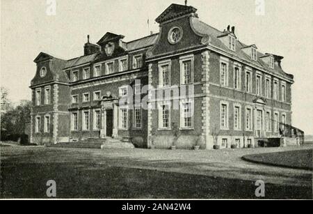 L'Inghilterra sociale : un resoconto del progresso della gente nella religione, nelle leggi, nell'apprendimento, nelle arti, nell'industria, nel commercio, nella scienza, nella letteratura e nelle maniere, dai tempi più antichi ai giorni nostri . estless, cuePhnens. Burns, luauures, E gli articoli da suu a sim;gli altri sliglits, per le donne, sport e Avines, Tutti i rape Townsliends e tutte le miniere Grosvenors, È conosciuto da solo a che Diviung PowerWho forma il genio nell'ora natale. Townshends sforzi per migliorare la sua proprietà sono stati riccamente ri-warded. Sul suolo di sabbia leggera di Norfolk i suoi metodi offarming hanno avuto un successo particolare. Il warren furze-capped Foto Stock