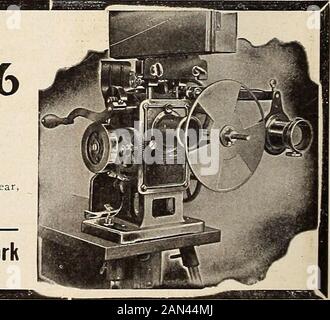 Moving Picture News (1911) . POWERSCAMERAGRAPH No 6 LA MACCHINA PERFETTA DI IMMAGINE DI MOVIMENTO Alcune delle sue caratteristiche importanti sono: - Assolutamente immagini senza sfarfallio Nessun pinwheel &ULStaii.-al coStruttion Nessun Starwheel Facilità di funzionamento senza rumore Ogni Poteri meccanismo Cameragraph No. 6 è garantito contro l'usura naturale, così come difetti di materiale e lavorazione, per un anno. Scrivere per il catalogo D, che racconta tutto ahout IT NICHOLAS POWER SOCIETÀ, 115 Nassau Street, New York Per quattordici anni i principali produttori di macchine per immagini di movimento. LE IMMAGINI IN MOVIMENTO RICORDANO IL PASSATO INSHAPI Foto Stock