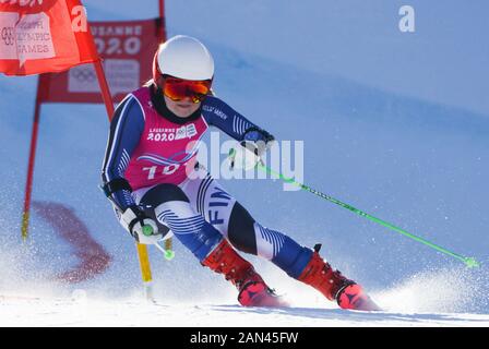 Pyeongchang, Svizzera. 15th Gen 2020. Rosa Pohjolainen della Finlandia corre in Parallelo nella gara di sci di squadra mista nei Giochi Olimpici invernali della gioventù 2020 . La manifestazione si è svolta presso il Centro Alpino Les Diablerets di Les Diablerets in Svizzera. Credit: Christopher Levy/Zuma Wire/Alamy Live News Foto Stock