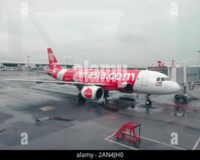 AirAsia Airbus A320-251N 9M-RAB Foto Stock