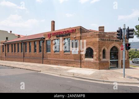 La Biblioteca del Charles Hoskins Memorial Institute, aperta nel 1927, è in funzione fino al 2004. È ora adattato come campus della Western Sydney University Foto Stock