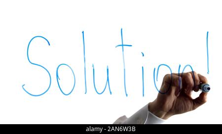 Uomo soluzione di scrittura di parola su sfondo bianco, trovare il modo per risolvere il problema Foto Stock