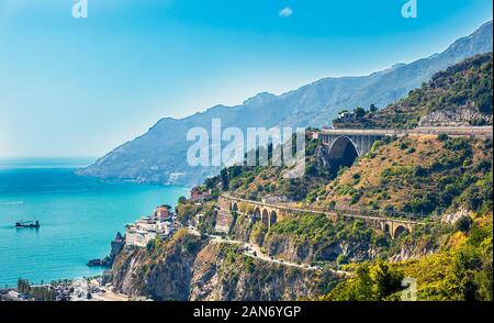 Veduta di Salerno e del Golfo di Salerno Campania Italia Foto Stock