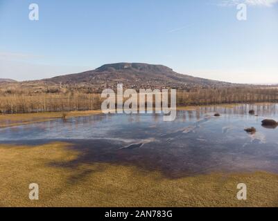 Antenna paesaggio invernale dal vulcano ungherese, Badacsony hill Foto Stock