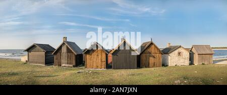 Vecchie baite di pesca a Helgumannen villaggio di pescatori, Fårö, Gotland (Svezia). La Scandinavia. Foto Stock