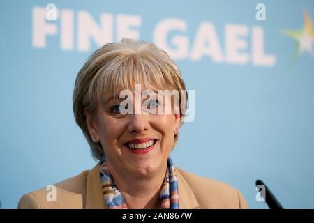 Il ministro per gli affari, Enterprise e innovazione Heather Humphreys a Fine Gael, premere il tasto Conferenza per il lancio del loro piano economico presso il Fine Gael media center in Dublino. Foto Stock