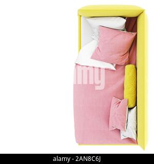 Letto per bambini con soffice tappezzeria gialla in tessuto e biancheria da letto rosa-bianca su sfondo bianco. rendering 3d Foto Stock