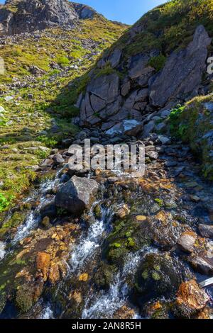 La fonte del Mur (Mura) Fiume nelle Alpi austriache Foto Stock