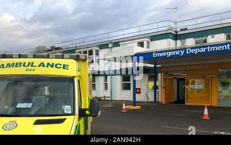 Vista generale del West Suffolk Hospital di Bury St Edmunds, dove Susan Warby, 57, morì il 30 agosto 2018 dopo una serie di complicazioni nel suo trattamento. Foto Stock