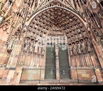 La cattedrale di Strasburgo nel Natale, a Strasburgo, Francia Foto Stock