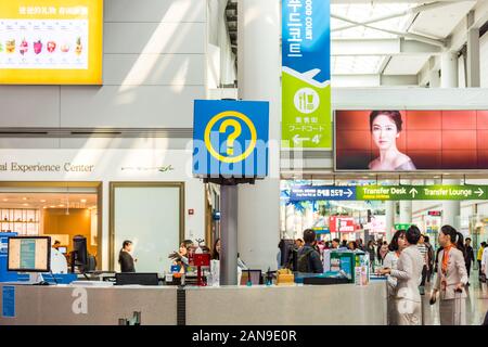 Ufficio Informazioni al Seoul-Incheon Aeroporto Internazionale, il principale aeroporto che serve la capitale Seoul Area, e uno dei più grandi e più trafficati airpor Foto Stock