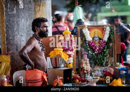 Grotte Batu, Malesia - 21 Gennaio 2019 : uomo devoto in Thaipusam Festival. Foto Stock